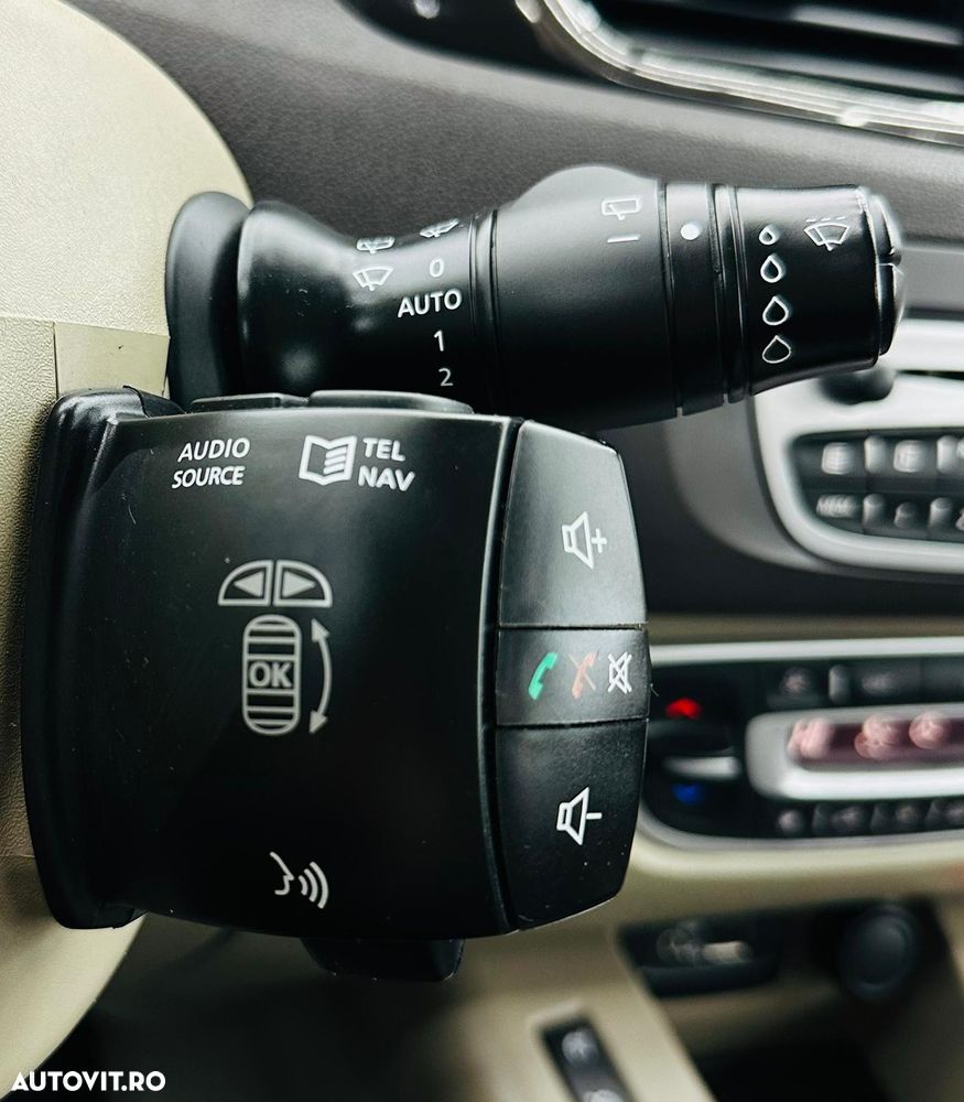 Renault Scenic 1.9 dCi FAP Dynamique - 21