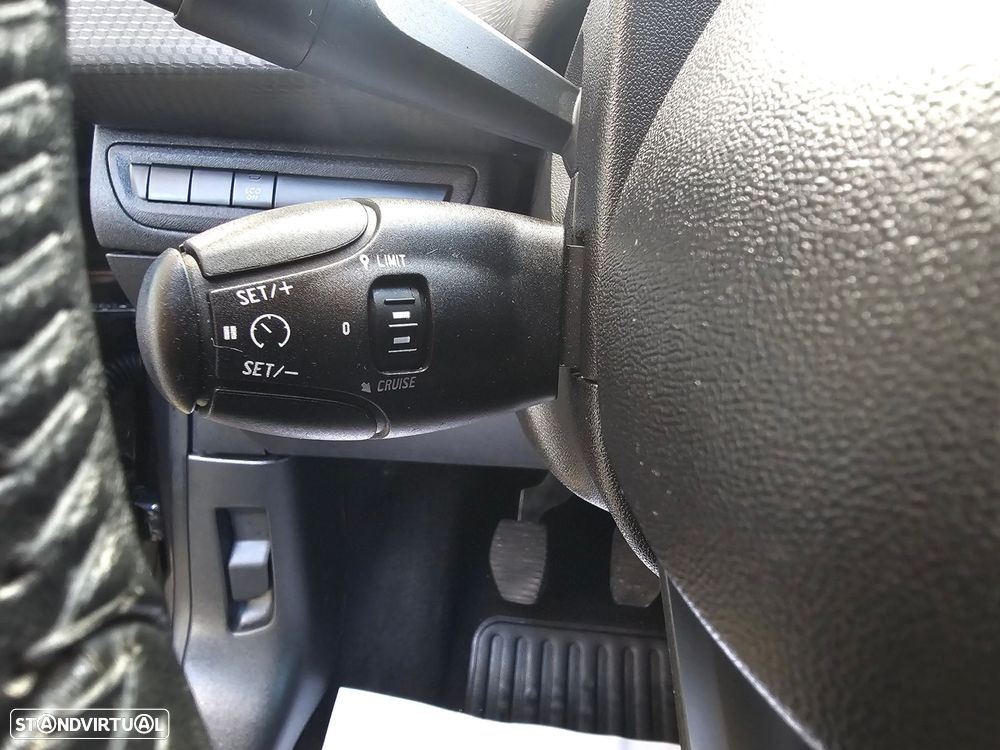 Peugeot 2008 1.2 PureTech Active - 22