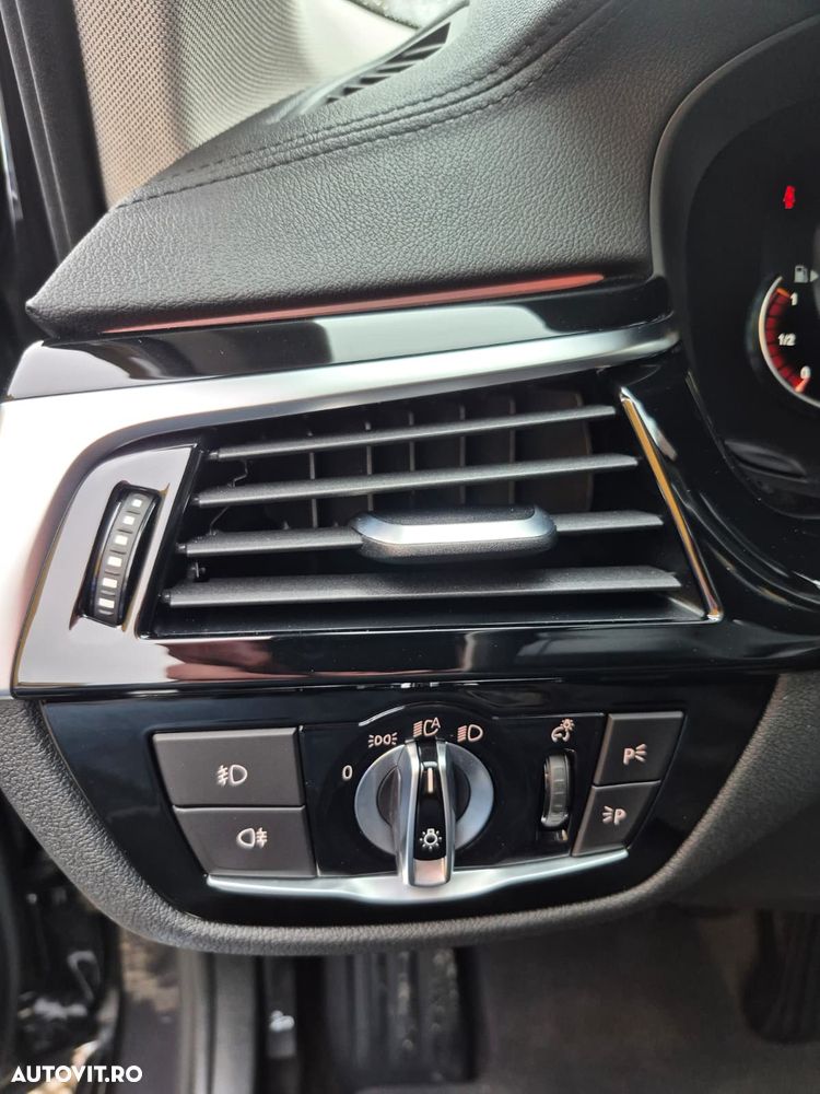 BMW Seria 5 520i Aut. Luxury Line - 22