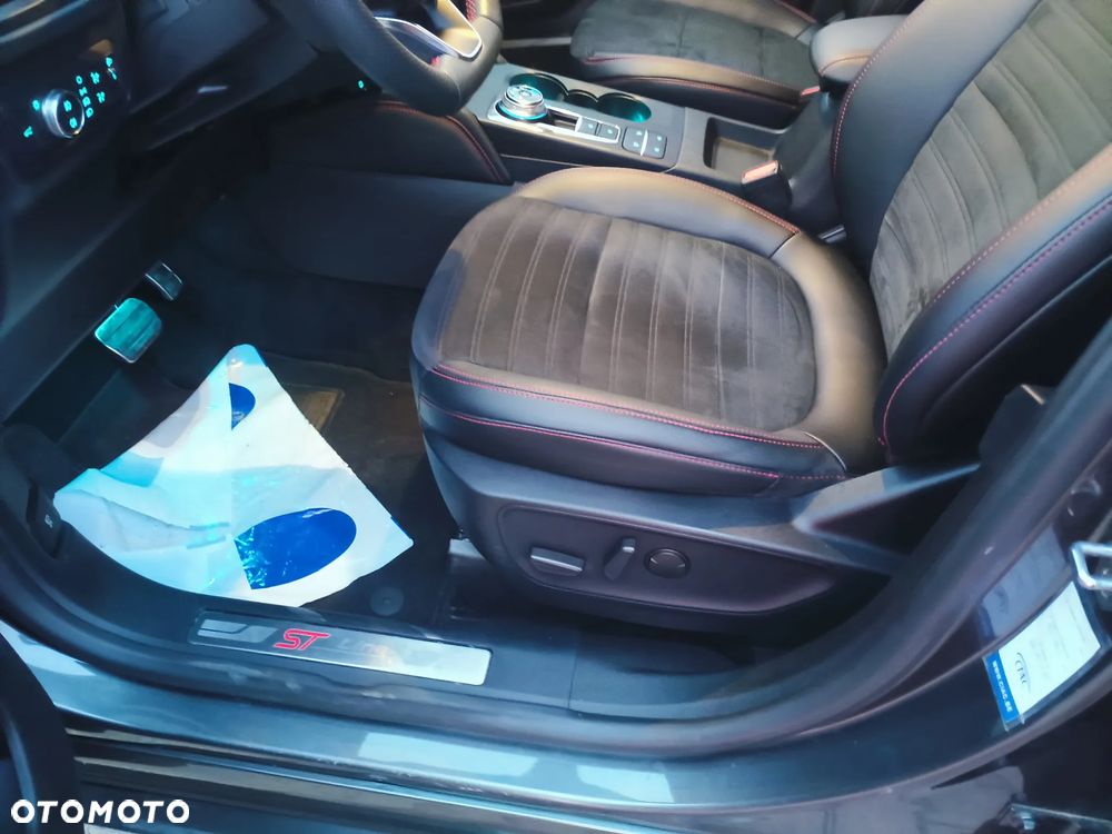 Ford Kuga 2.0 EcoBlue 4x4 ST-LINE X - 38