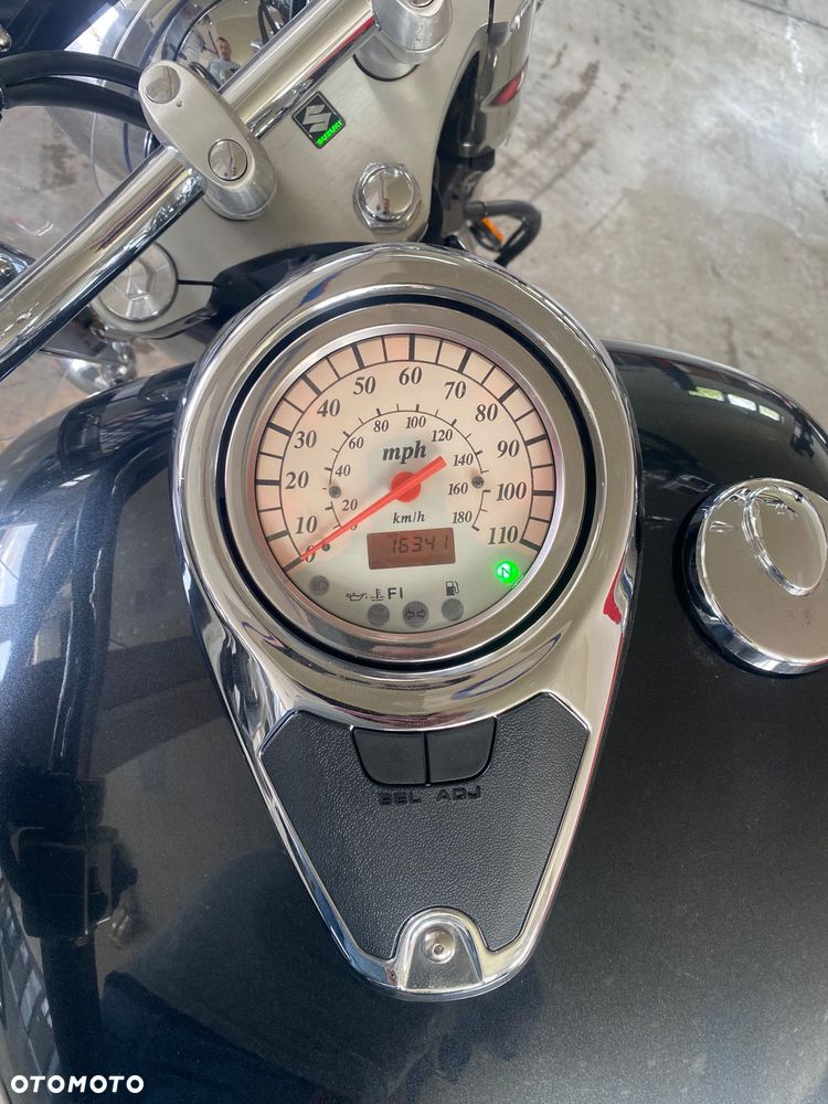 Suzuki VL 800 Volusia - Boulevard C50 - 3