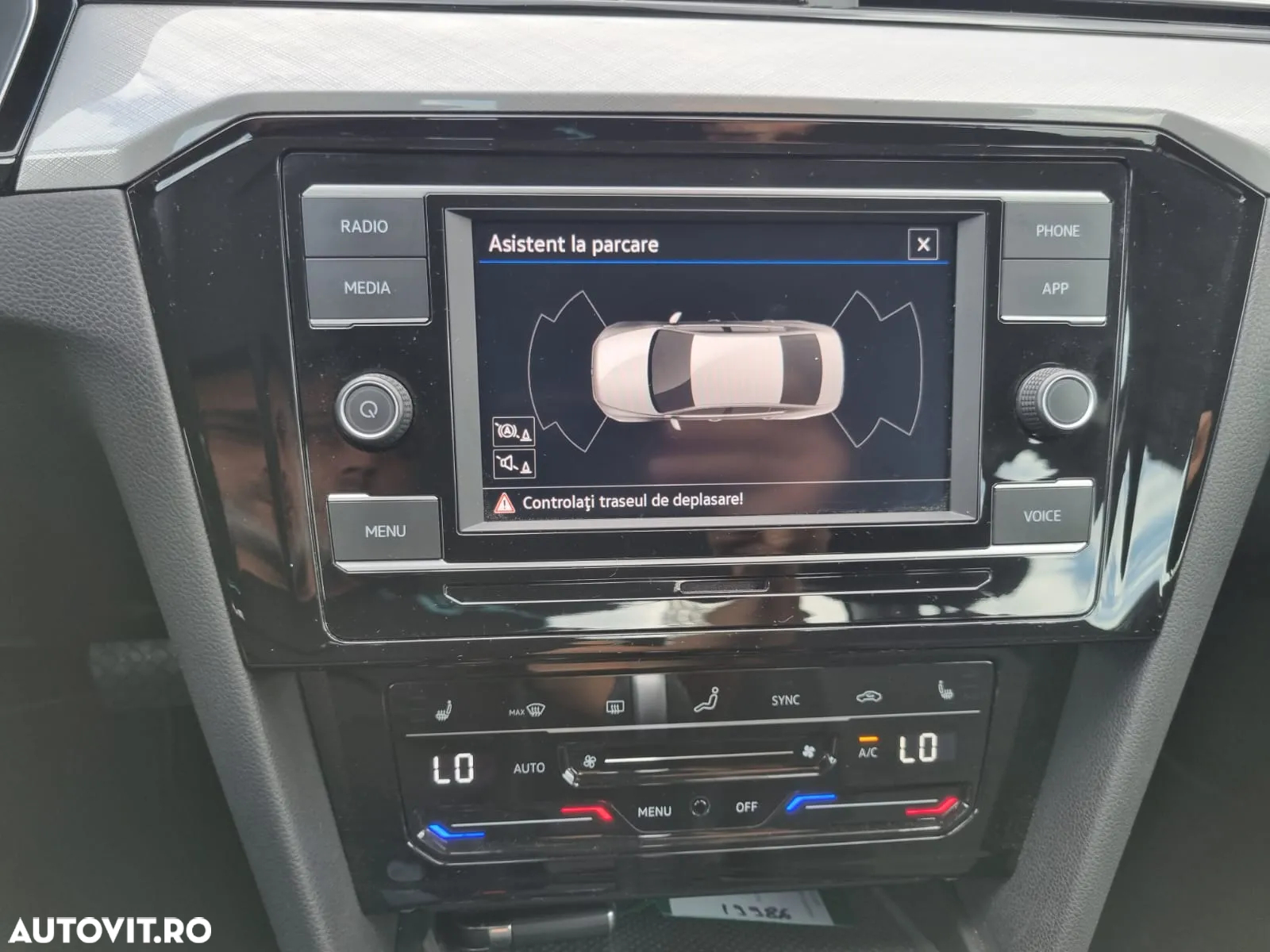 Volkswagen Passat 2.0 TDI DSG Comfortline - 26