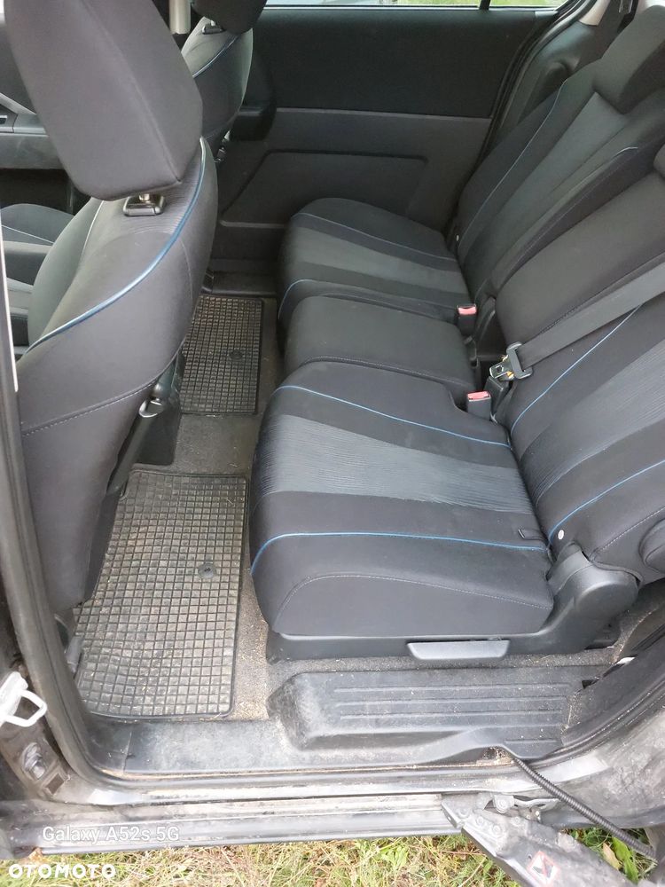 Mazda 5 - 11