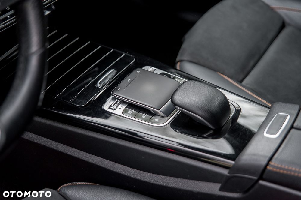 Mercedes-Benz CLA 220 Edition 1 7G-DCT - 20