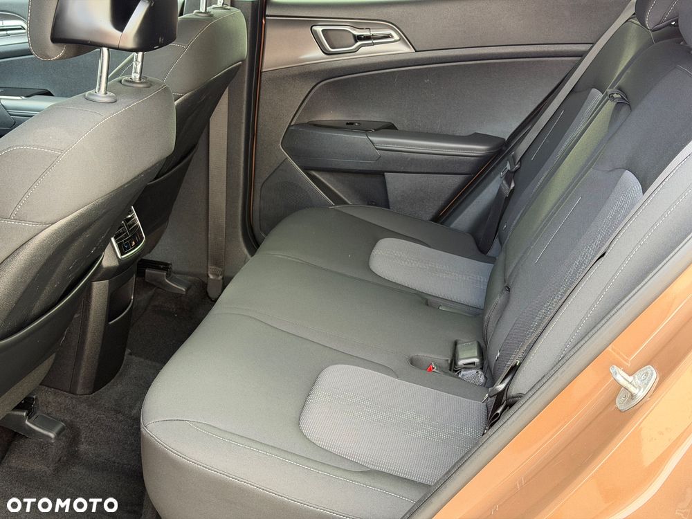 Kia Sportage 1.6 T-GDI HEV Business Line 2WD - 33