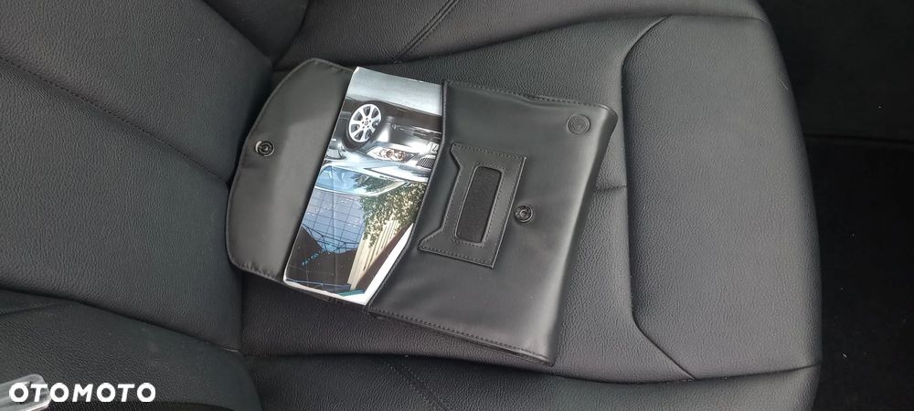 BMW Seria 3 318d DPF Edition Sport - 14