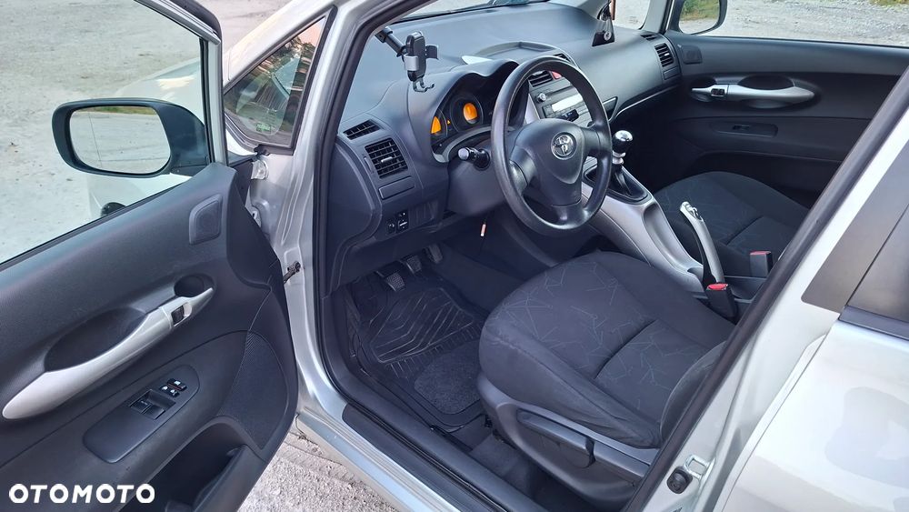 Toyota Auris 1.4 D-4D Terra - 9