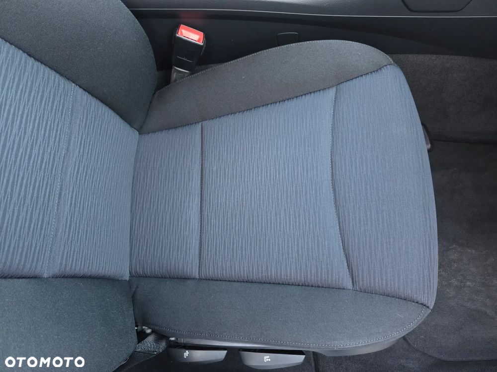 BMW X1 xDrive18d xLine - 17