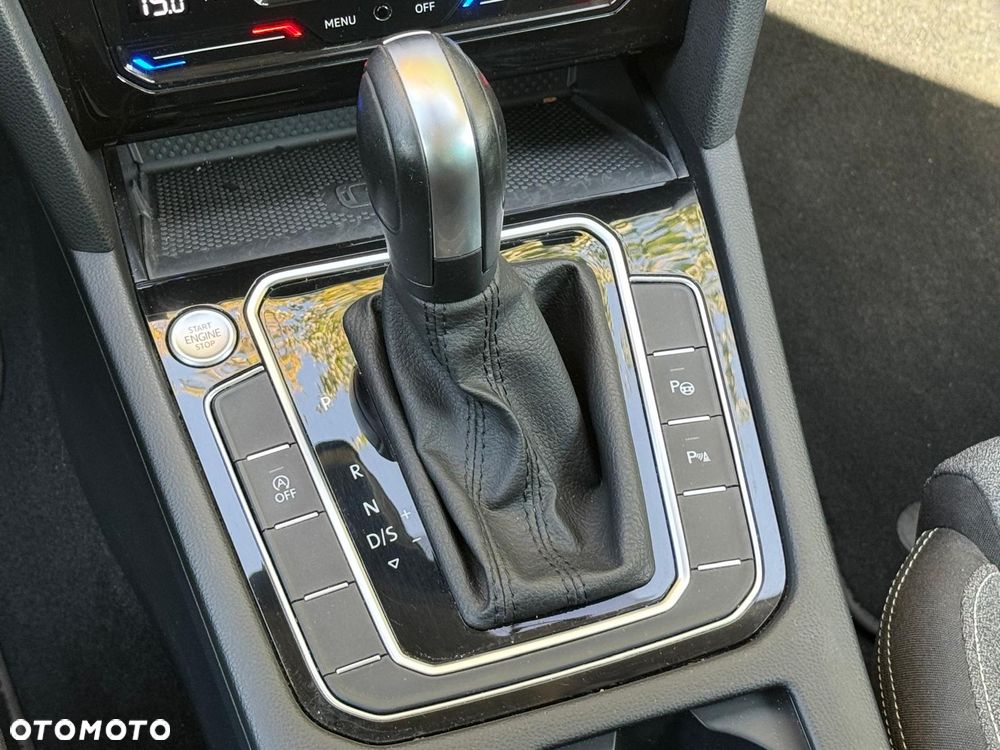 Volkswagen Passat 2.0 TDI SCR Style DSG - 26