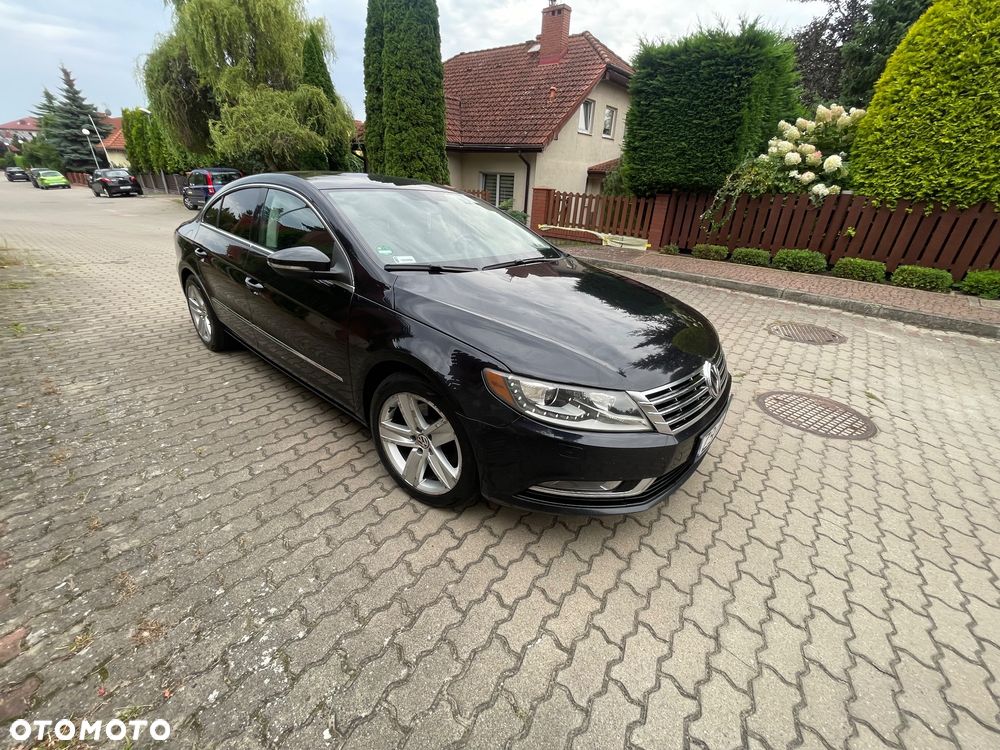 Volkswagen Passat - 1