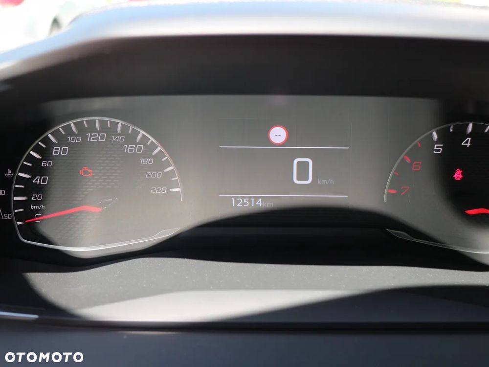 Peugeot 208 - 10