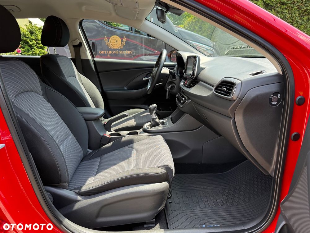 Hyundai i30 1.5 Intro - 12