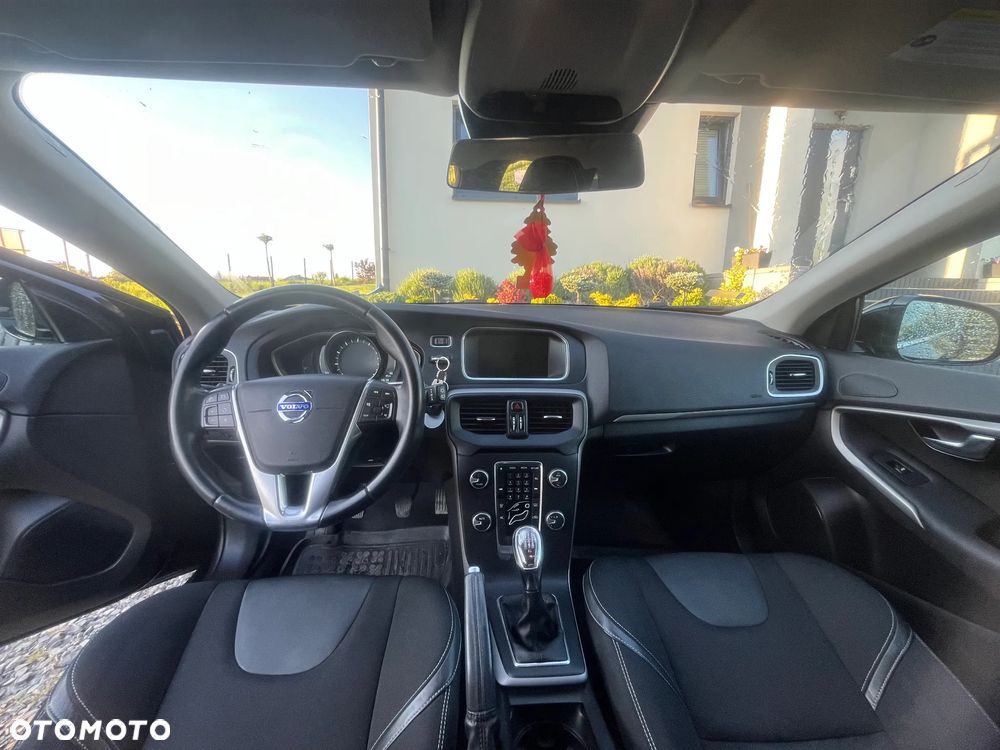 Volvo V40 T3 Momentum - 6