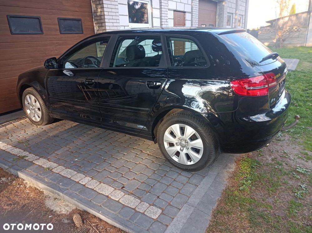 Audi A3 Sportback 1.6 TDI DPF Ambiente - 7