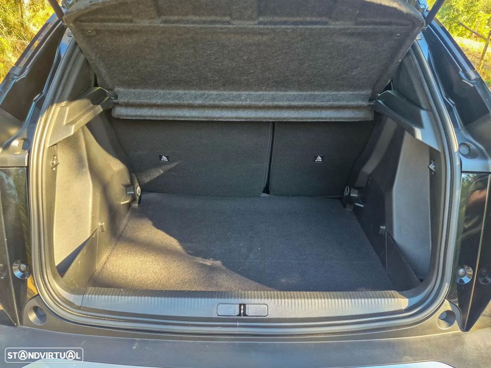 Peugeot e-2008 50 kWh Active Pack - 11