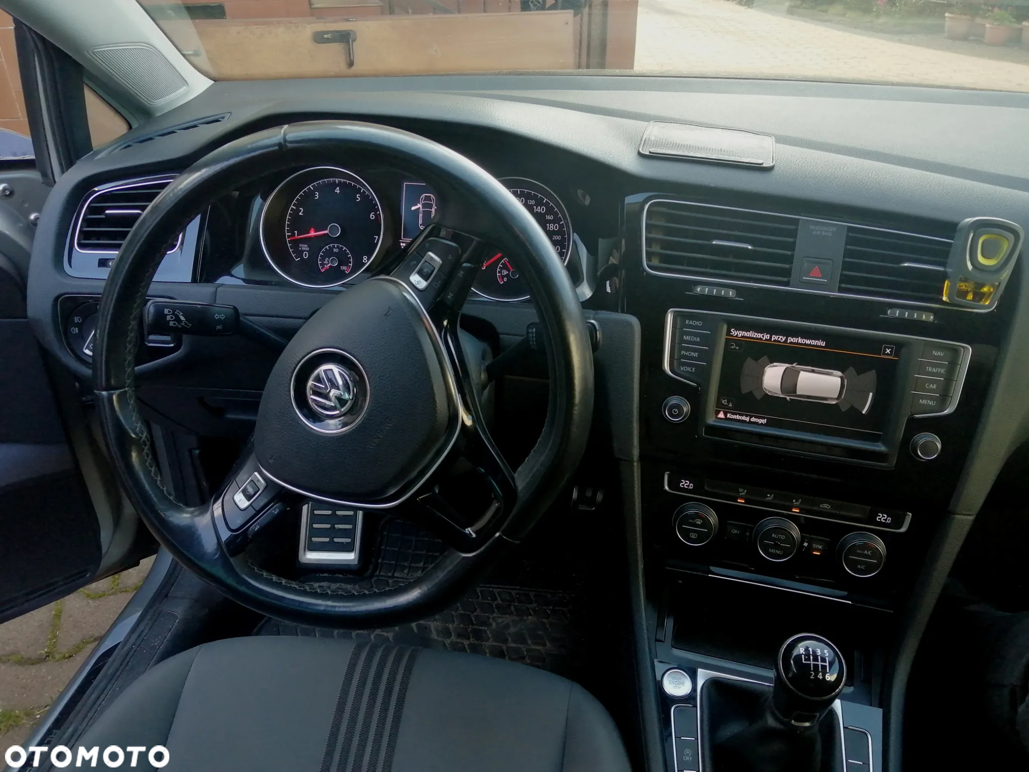 Volkswagen Golf - 10