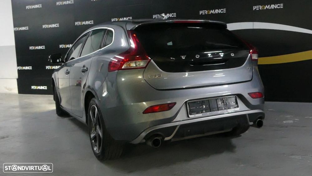Volvo V40 D2 R Design - 17