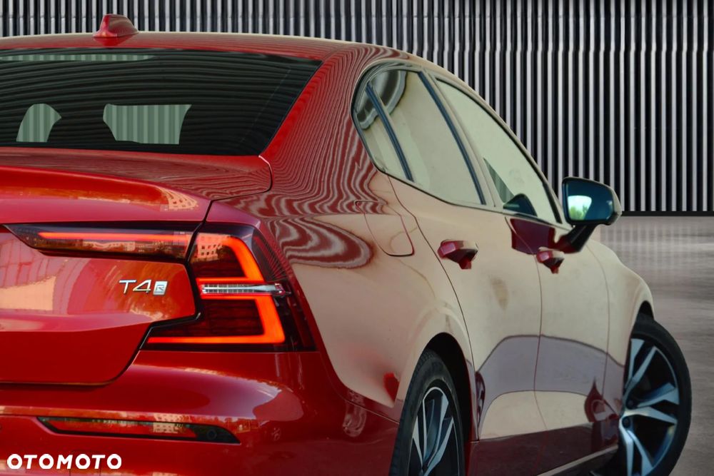 Volvo S60 T4 R-Design - 10