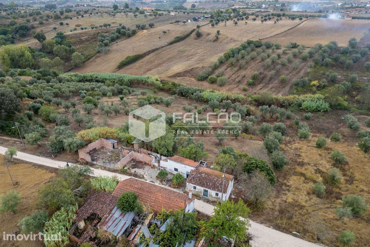 Moradia para Restaurar T2+2 Venda em Casével e Vaqueiros,Santarém - Grande imagem: 5/45