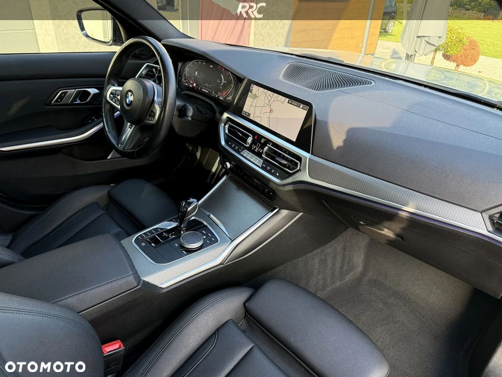 BMW Seria 3 330i M Sport - 31