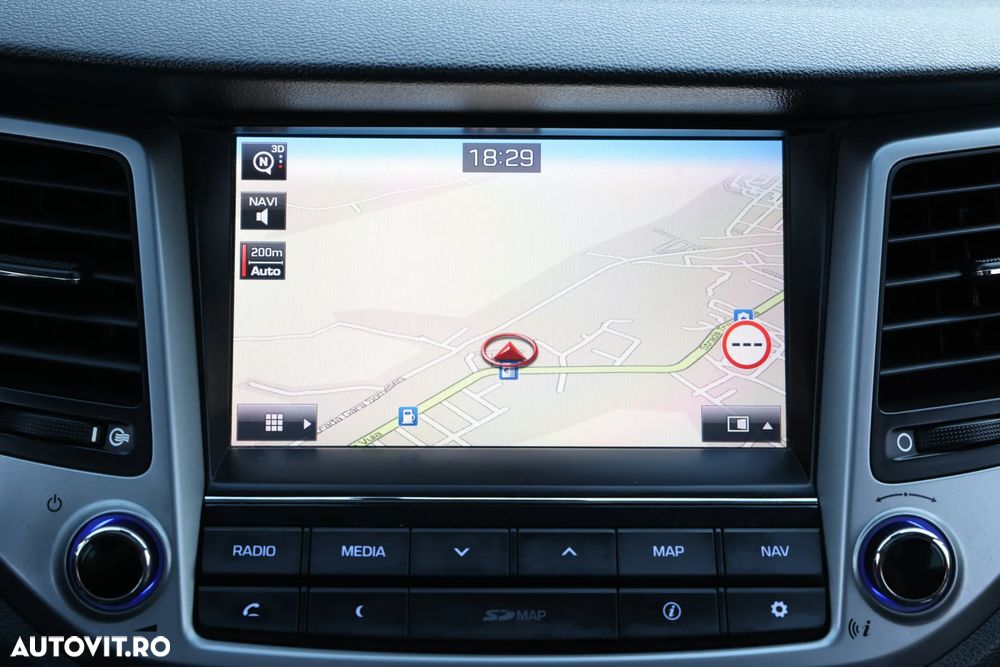 Hyundai Tucson 2.0 CRDI 4WD Automatik Style - 23
