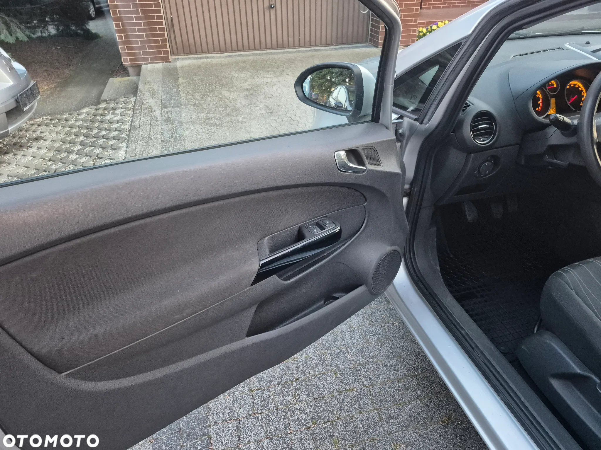 Opel Corsa 1.0 12V - 12