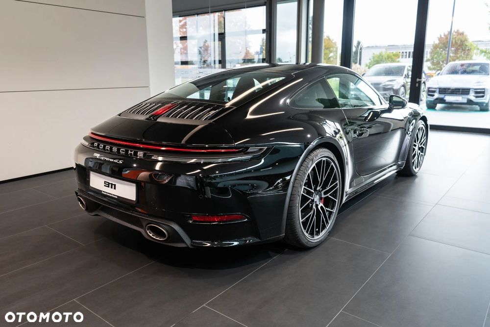 Porsche 911 Carrera 4S - 7