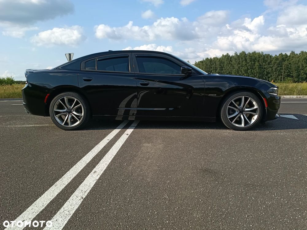 Dodge Charger 5.7 V8 RT - 4