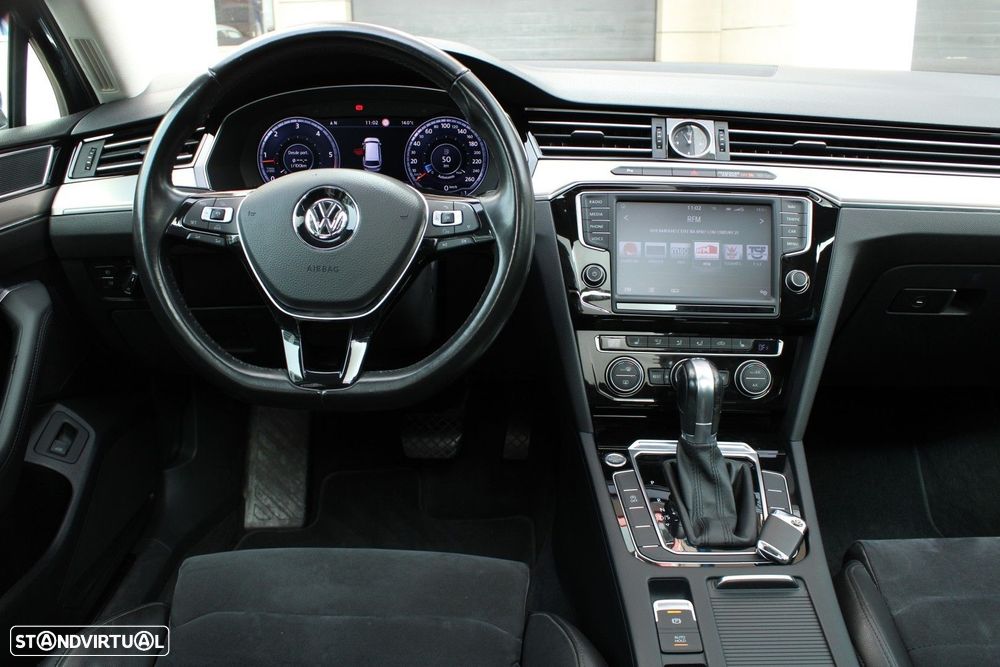 VW Passat Variant 1.6 TDI Highline DSG - 19