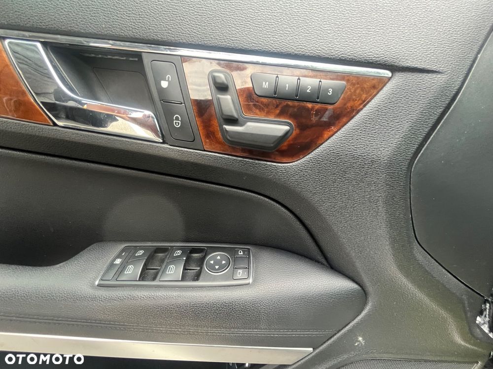 Mercedes-Benz Klasa E 350 BlueEFFICIENCY 7G-TRONIC Elegance - 10