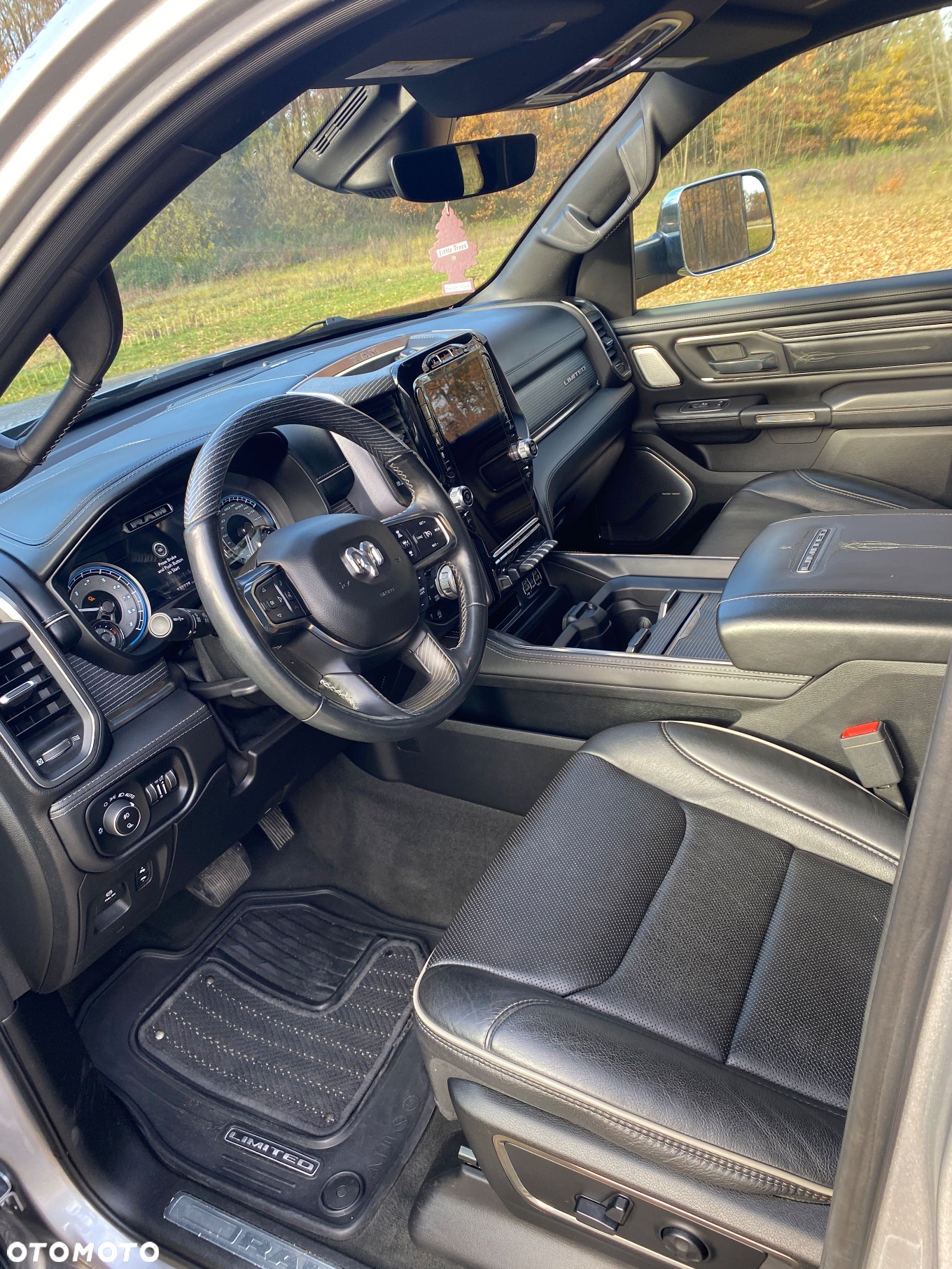 RAM 1500 Crew Cab Longbed Longhorn - 15