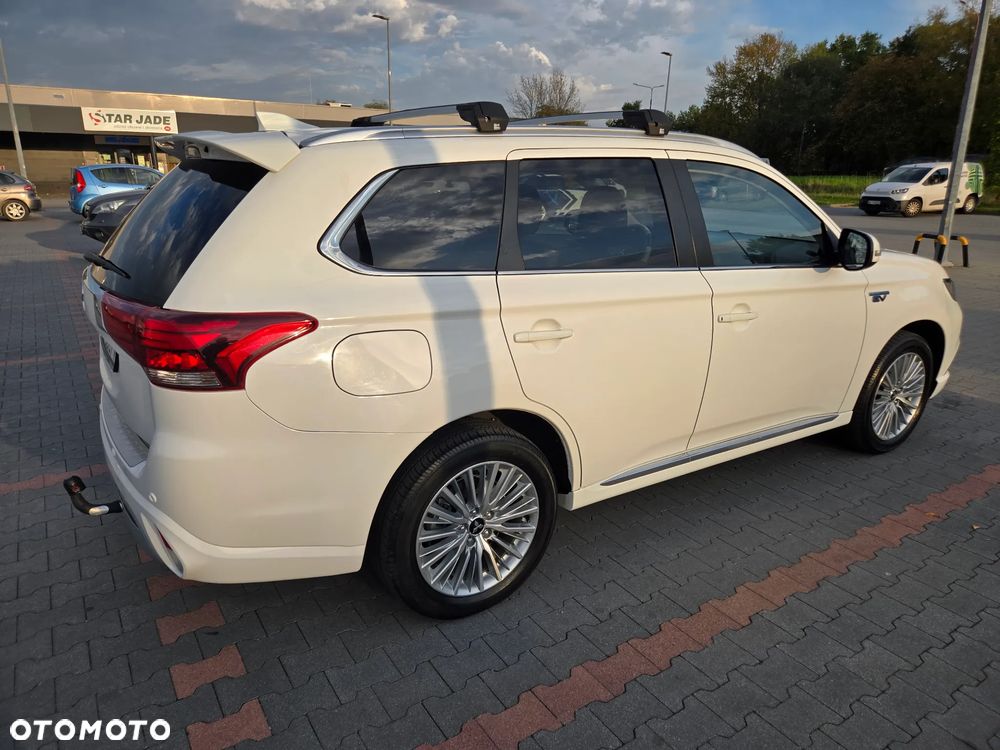 Mitsubishi Outlander - 8