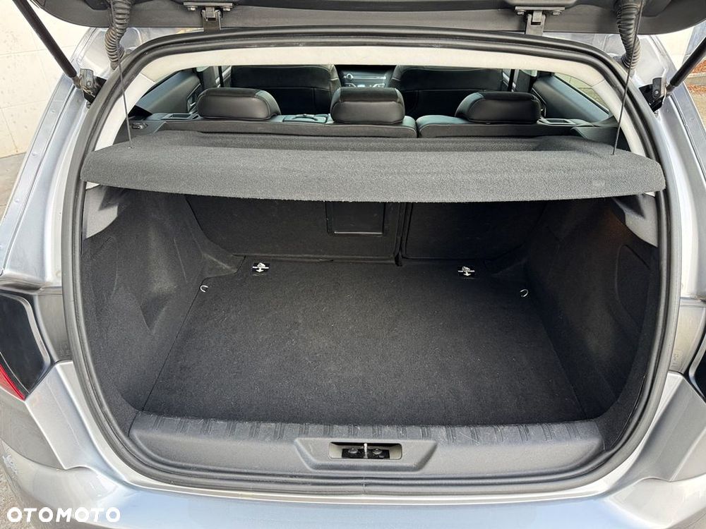 Peugeot 308 - 40