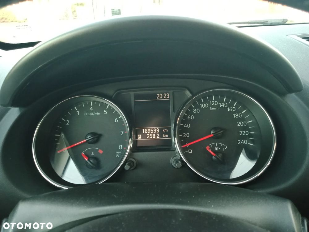 Nissan Qashqai - 10