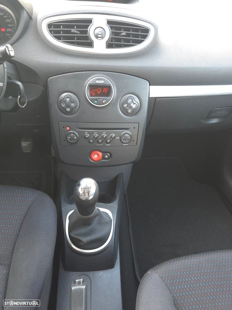 Renault Clio 1.2 16V Confort - 18