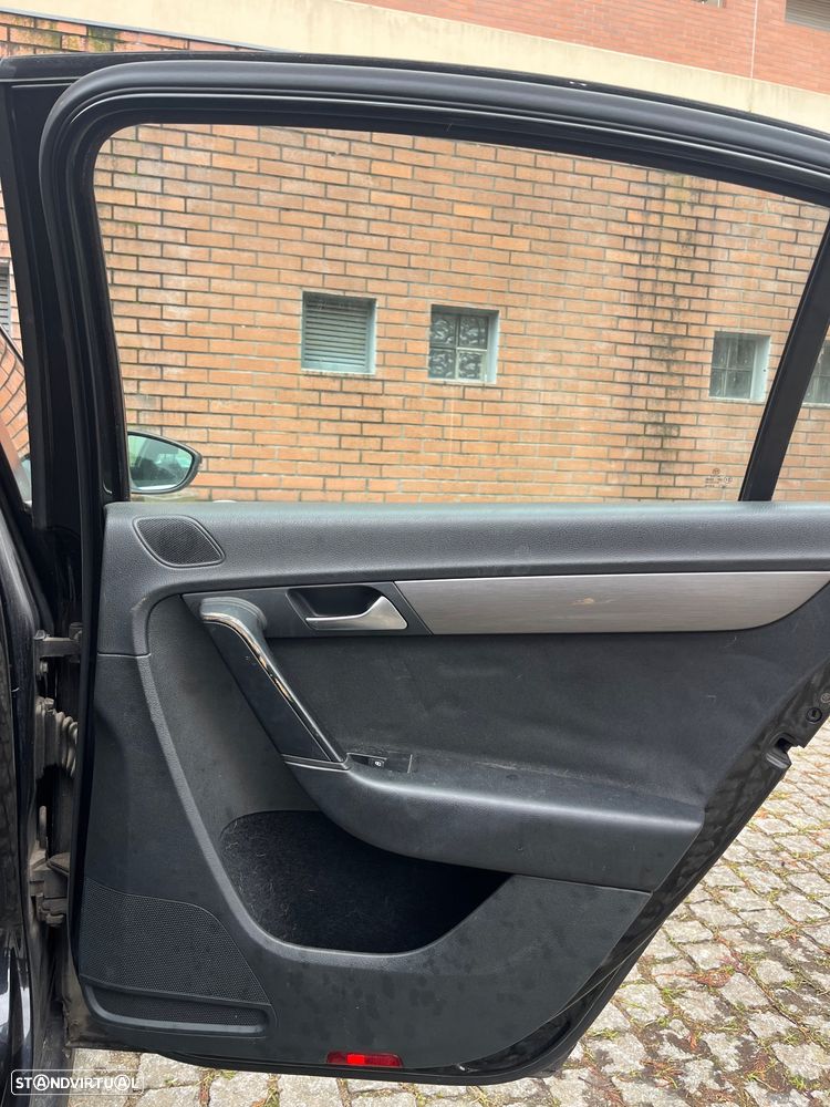 VW Passat 1.6 TDI BlueMotion - 13