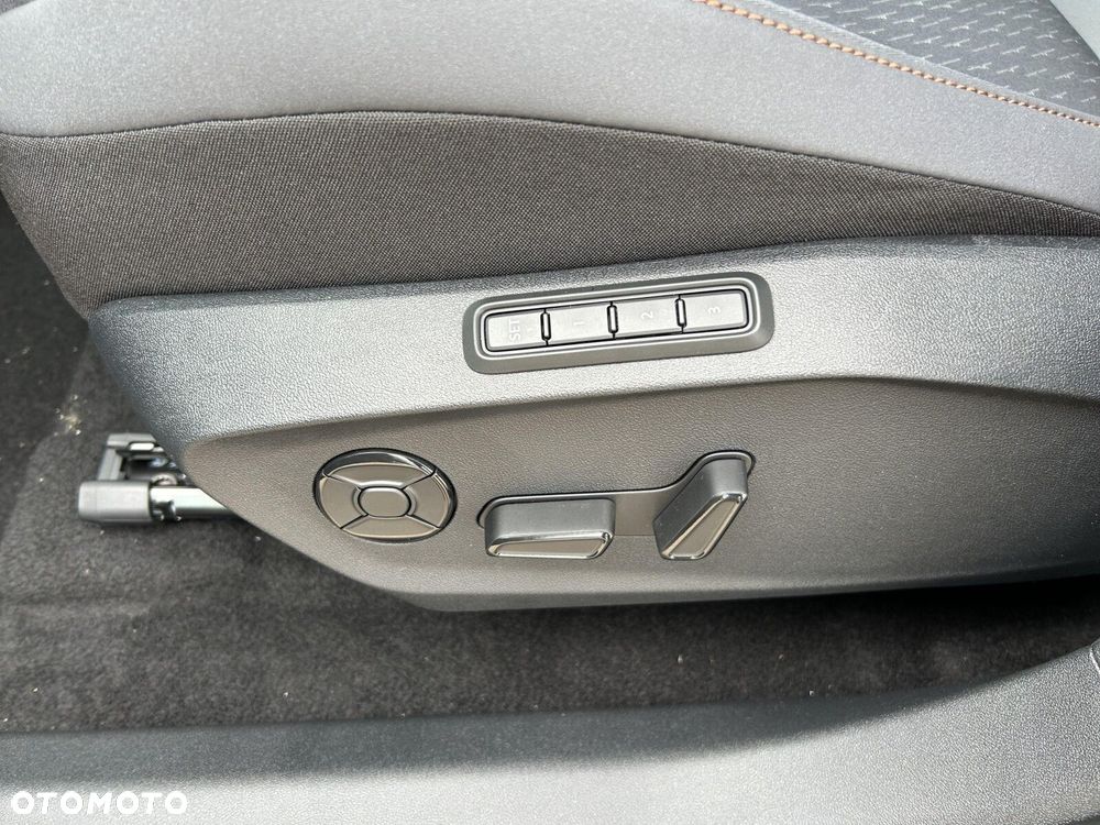 Cupra Raval 52kWh Dynamic - 31