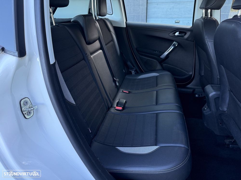 Peugeot 2008 1.6 e-HDi Allure - 8