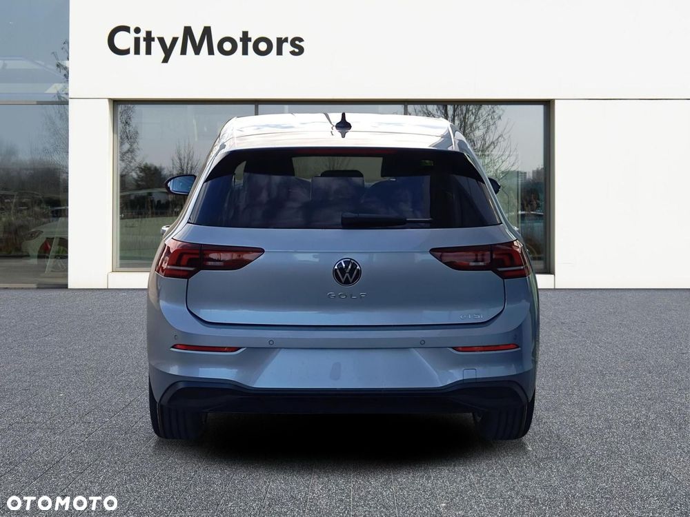Volkswagen Golf - 6