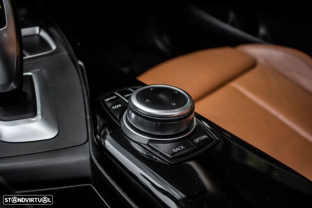 BMW 118 d Aut. Luxury Line - 20