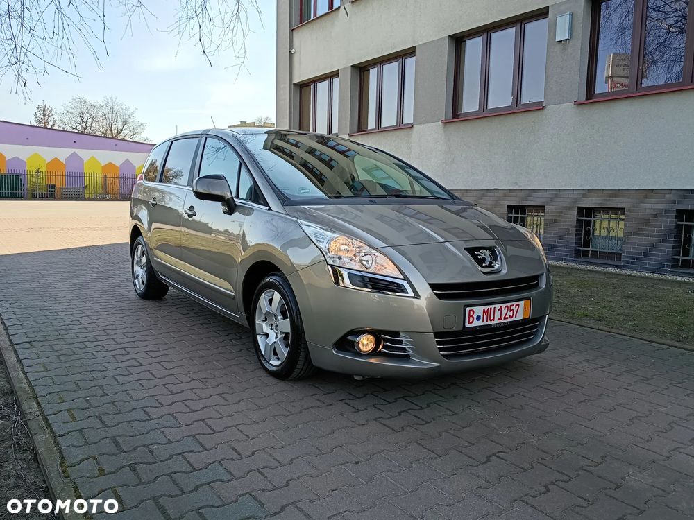 Peugeot 5008 1.6 HDi Premium - 1