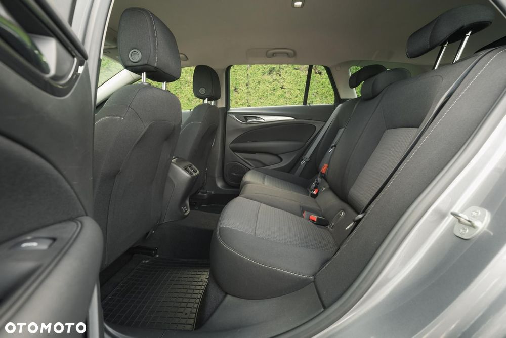 Opel Insignia - 15