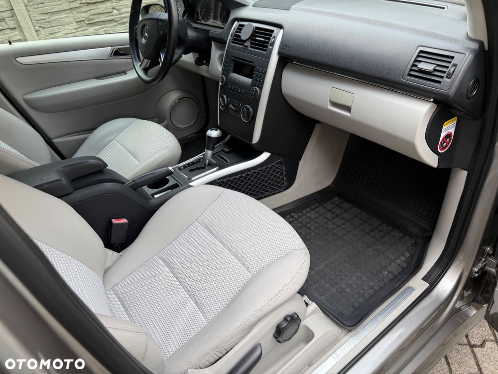 Mercedes-Benz Klasa B 180 CDI DPF Autotronic SPORT EDITION - 20