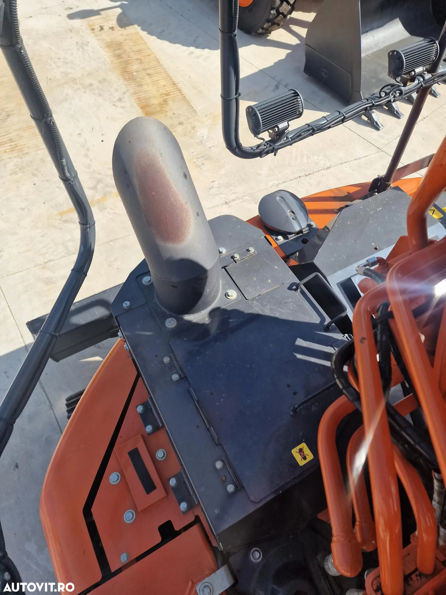Hitachi ZX135-3.552h, 2020, LAMA NIVELARE, COMPACT in gabarit, CUPLA RAPIDA hidraulica, Int picon, Inst hidr rotire atasamente, Masa operationala 15,7t, ad sapare 6m, Ridica tevi 8,5t, camera spate si 2 laterale, consum 9l/h, sist antifurt, PROMOTIE 86900eur - 39