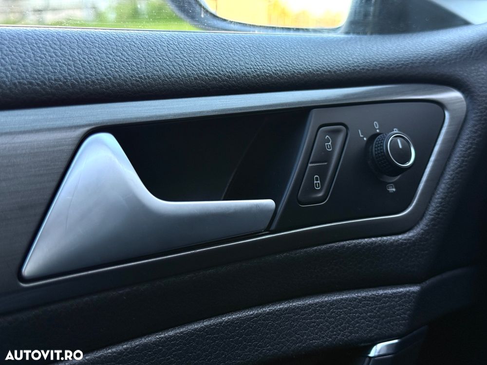 Volkswagen Golf 1.6 BlueTDI Comfortline - 19