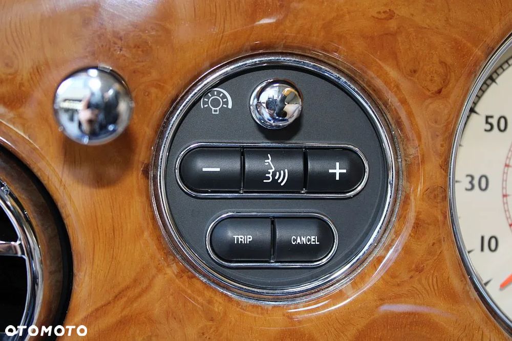 Bentley Azure Standard - 23