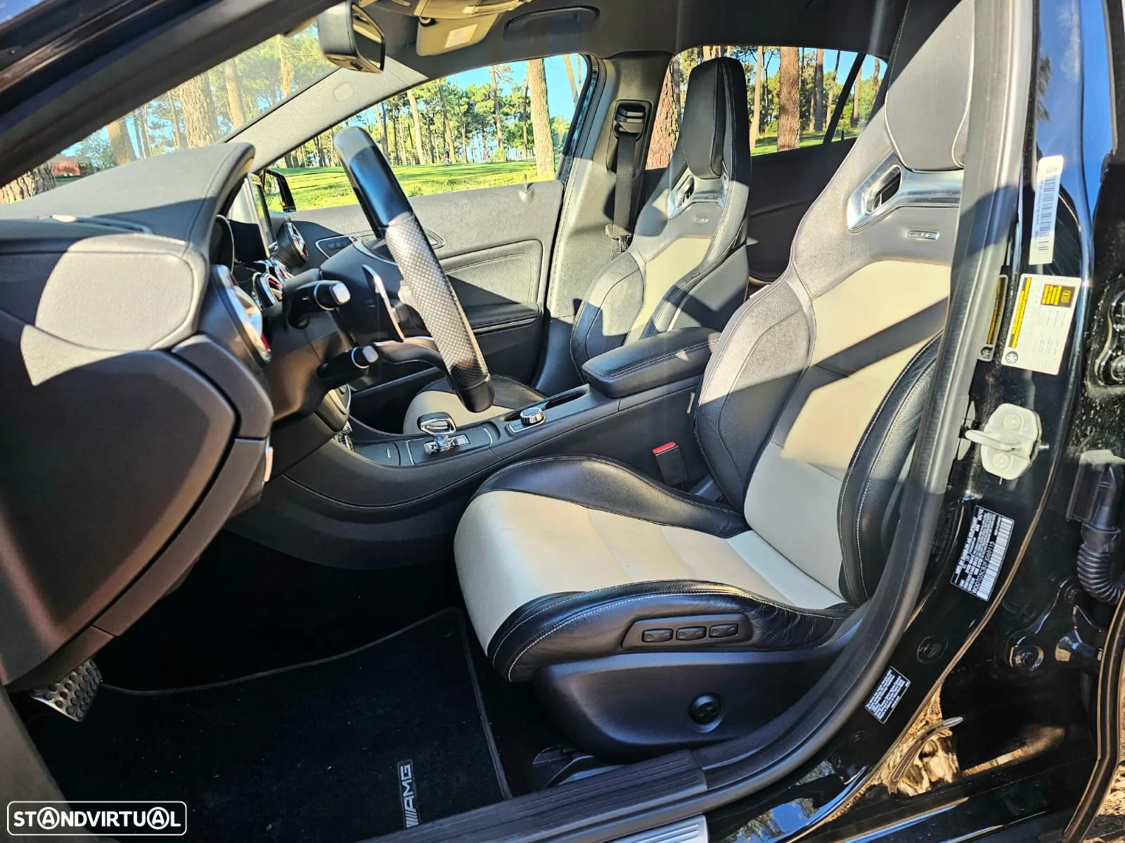 Mercedes-Benz GLA 45 AMG 4Matic 7G-DCT - 11