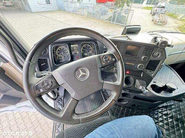 Mercedes-Benz Actros - 12