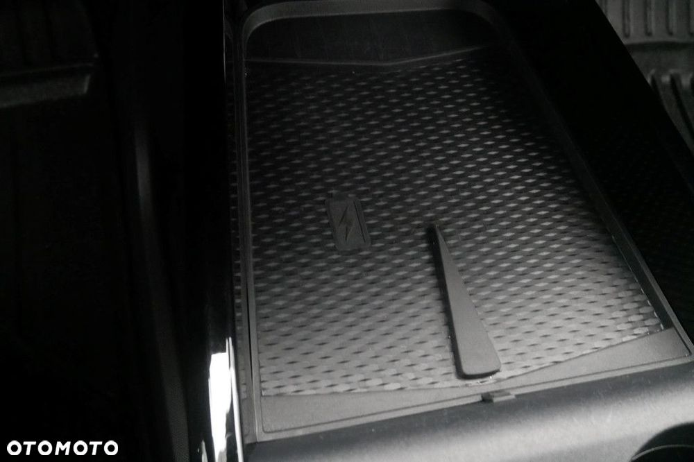 Ford Mustang Mach-E - 28