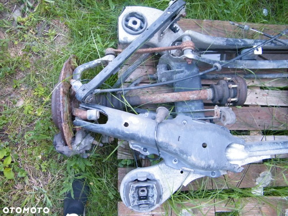 Półoś Piasta Zwrotnica Wahacz Sanki Belka Tarcze Zacisk Dyferencjał Drążek Stabilizator Tył Zawieszenia  Mercedes W220 3.2 CDI 197KM - 2